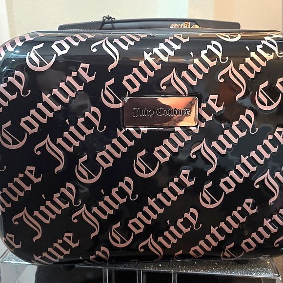 Juicy Couture Chelsie Collection Signature Logo Hard Side Travel Cosmetic Case - Picture 3 of 9